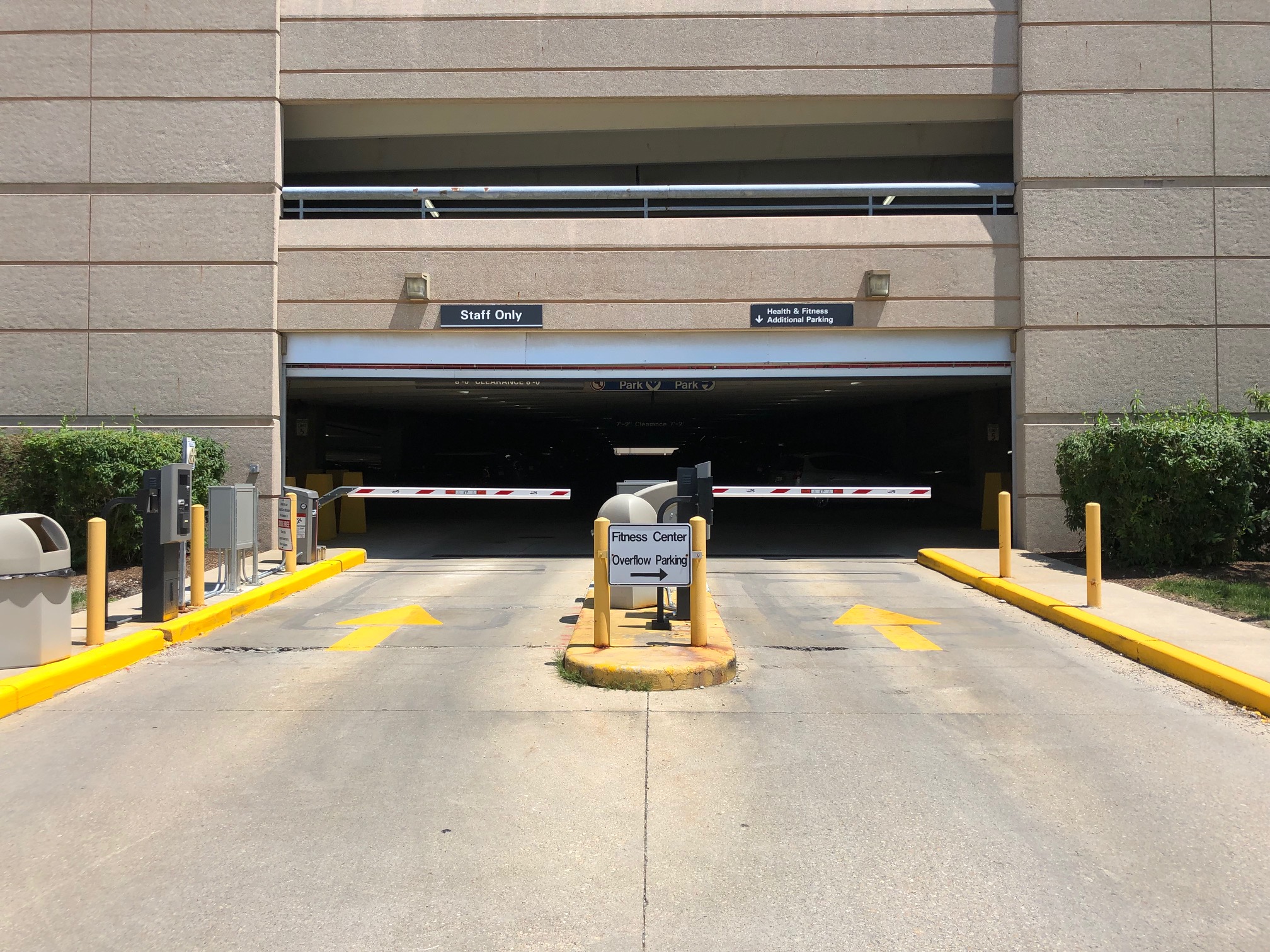 Barrier Gate with Valu-Pass - Entry Loyola Lot B